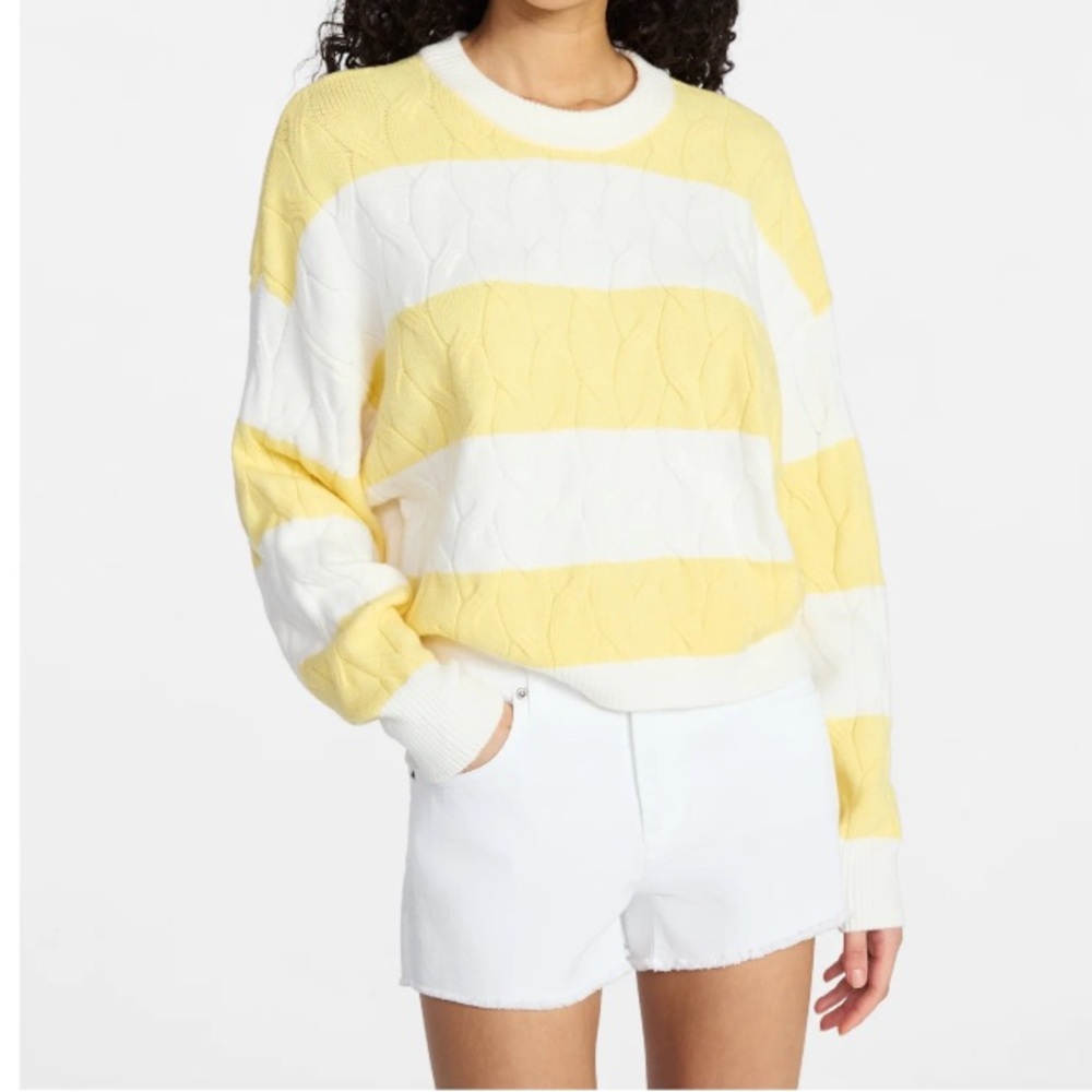 NWT No Boundaries Drop Shoulder 
Crewneck Pullover Classic Cable-Knit Sweater